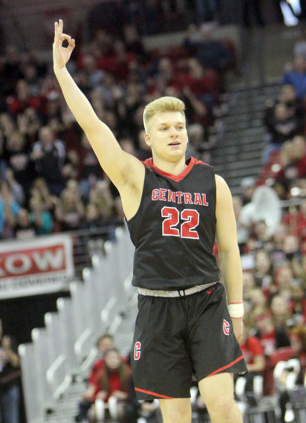 March 15: La Crosse Central vs. Milwaukee Washington